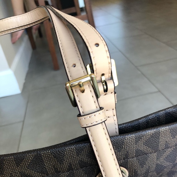 Michael Kors bags - Picture 3 of 6